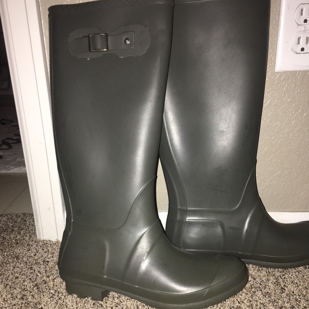Rain boots